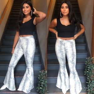 SALE❗️Presley Bell Bottom